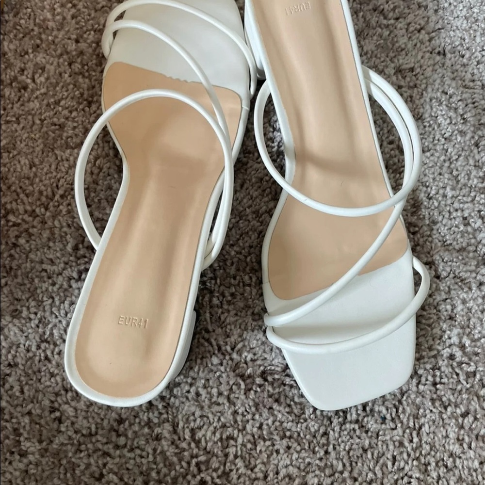 New In Box White Block Sandals Size EUR 41 (10.5 in US)